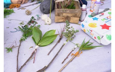 Ζωγραφική με χειροποίητα πινέλα από την φύση